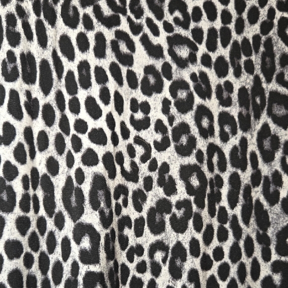 Mario Serrani Light Weight Black and Gray Animal Print Long Sleeve Tee Women XXL - Picture 4 of 6